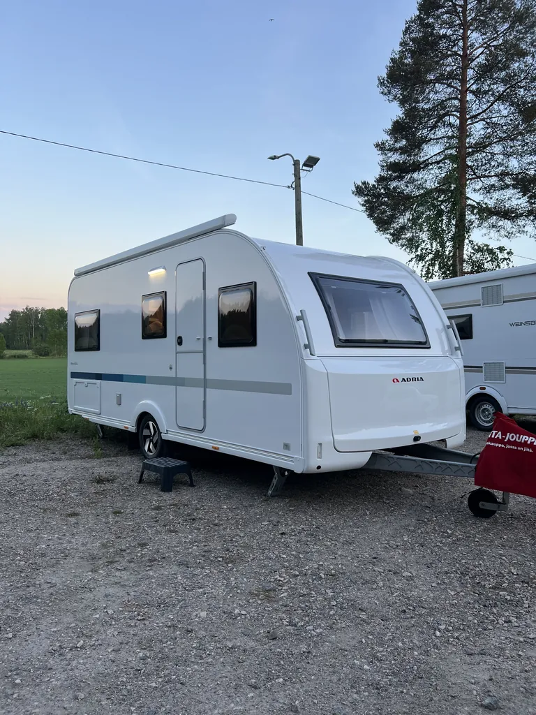 Adria Altea 502 UL sivusta